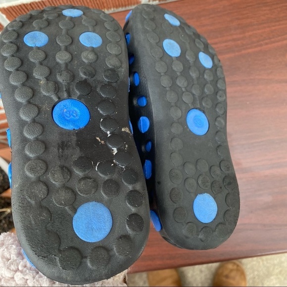 Kids Waterproof Slip On Clogs - Picture 3 of 3